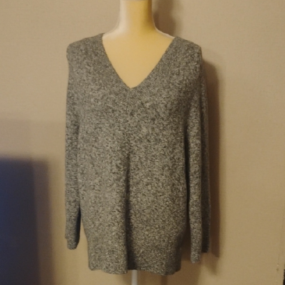 5/$15 Med A New day Charcoal V-Neck Sweater